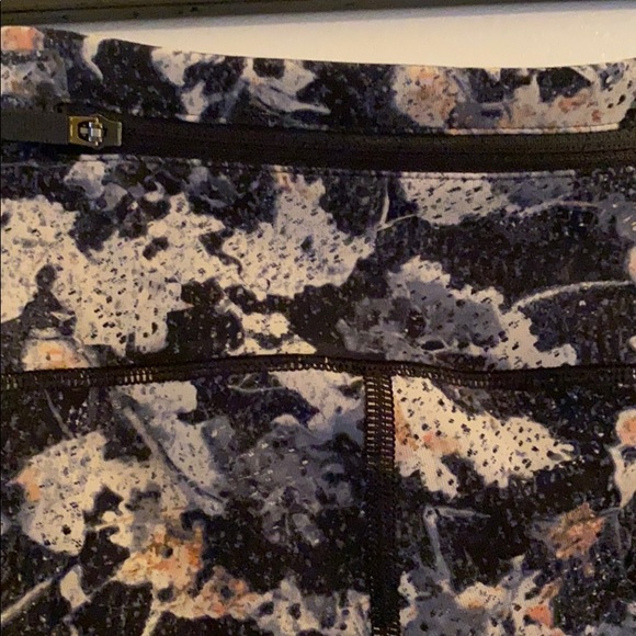 Lululemon Crops - Picture 3 of 4